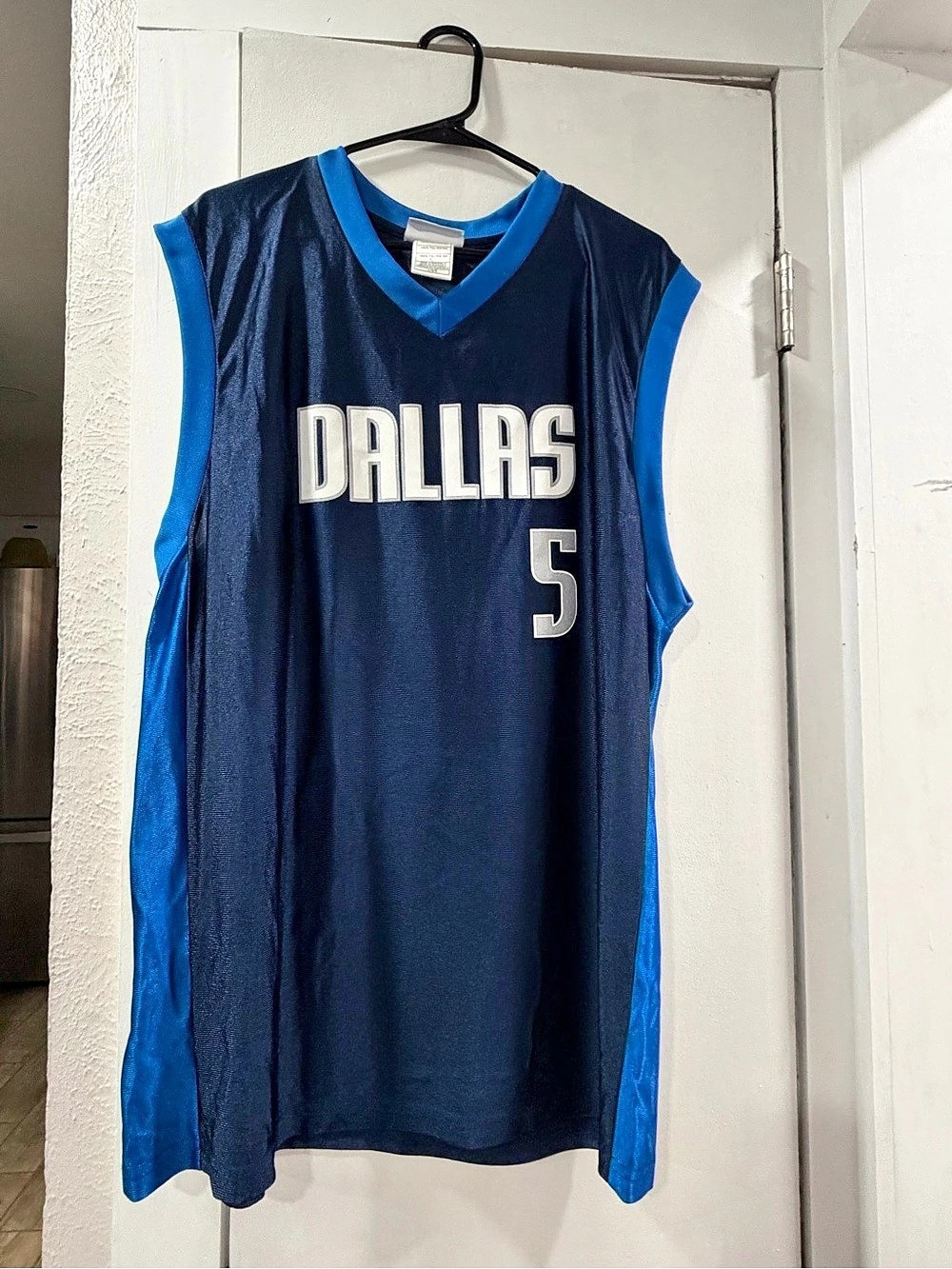 NBA Dallas Howard #5 jersey Blue & White Size Large Jersey